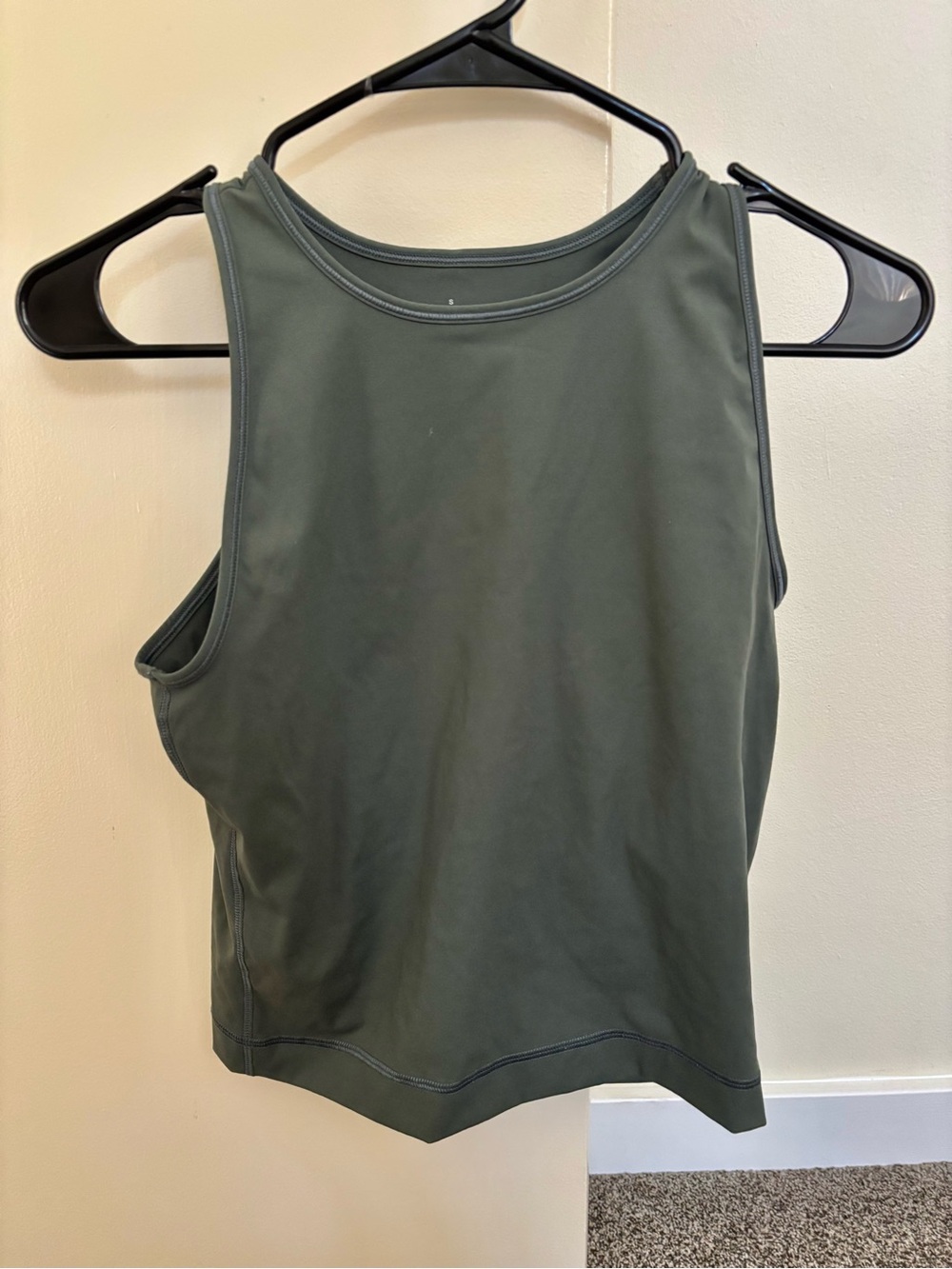 Everlane Perform Tank green